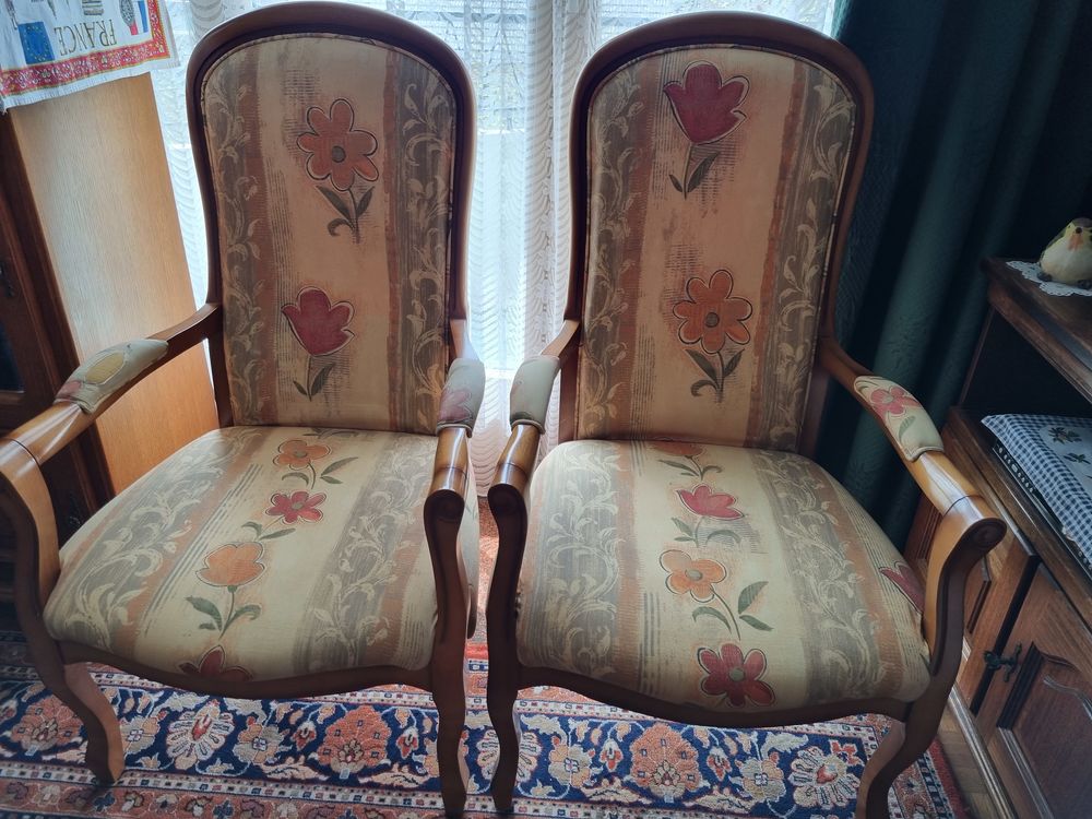 2 fauteuils tissus 200 Noisy-le-Sec (93)