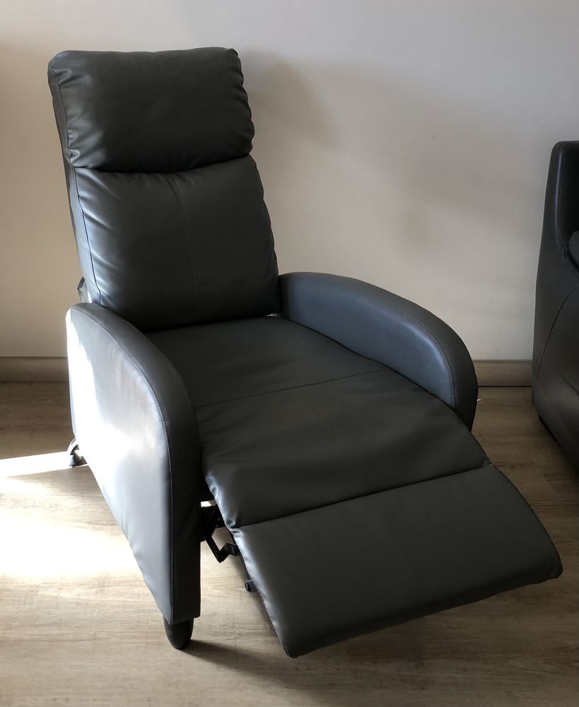 2 fauteuils 150 Montr�verd (85)