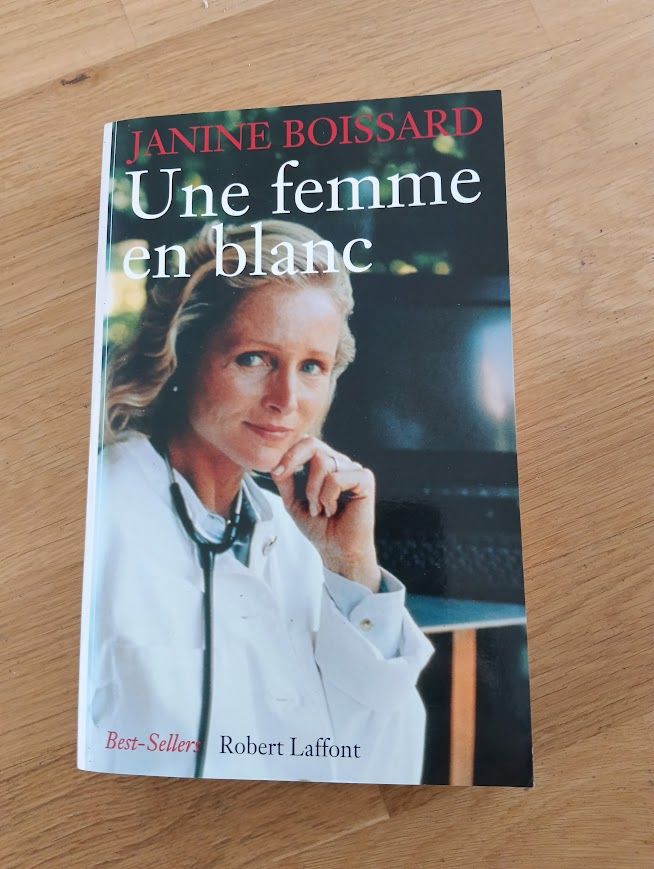 M (39) - Une femme en blanc - Janine Boissard 2 Paris 13 (75)