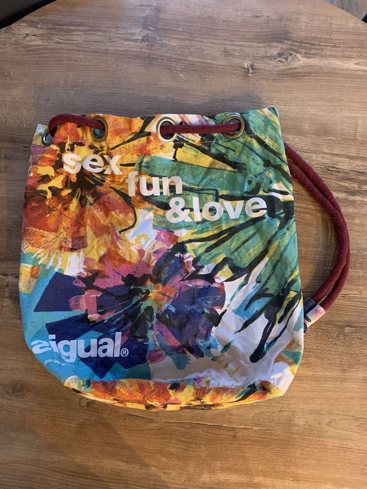 Sac femme en coton  \'\' Desigual   \'\' 20 Saleilles (66)