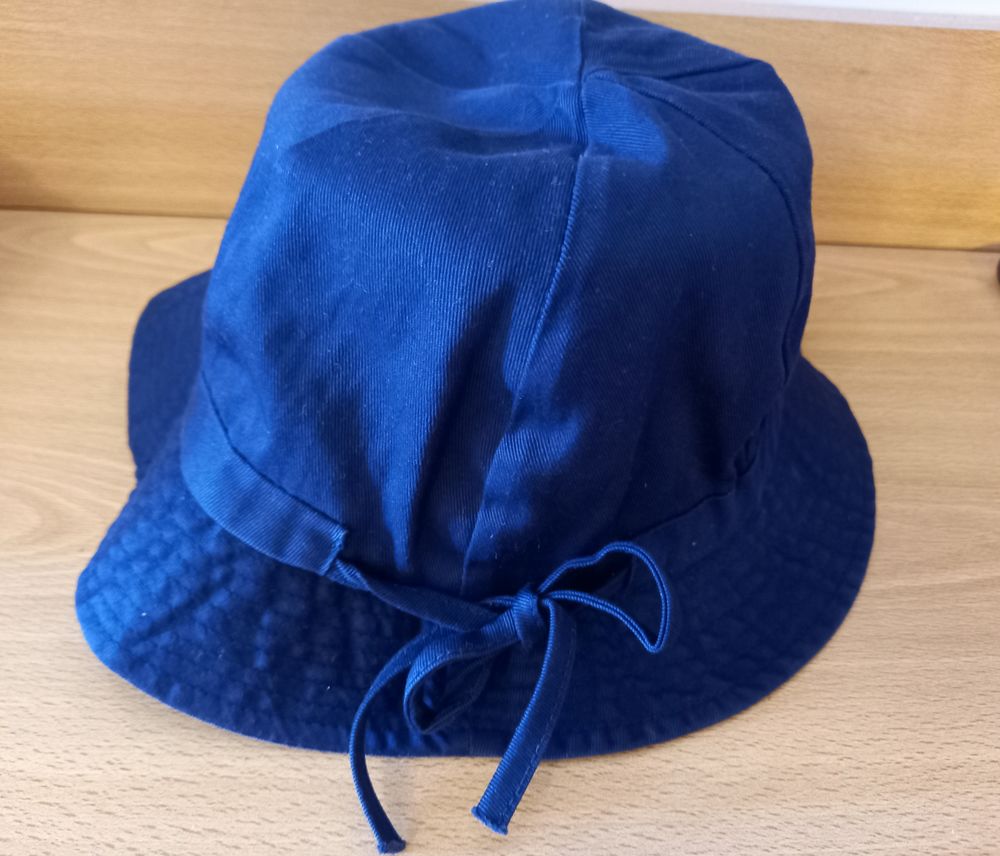 Bob femme couleur marine 3 Poissy (78)