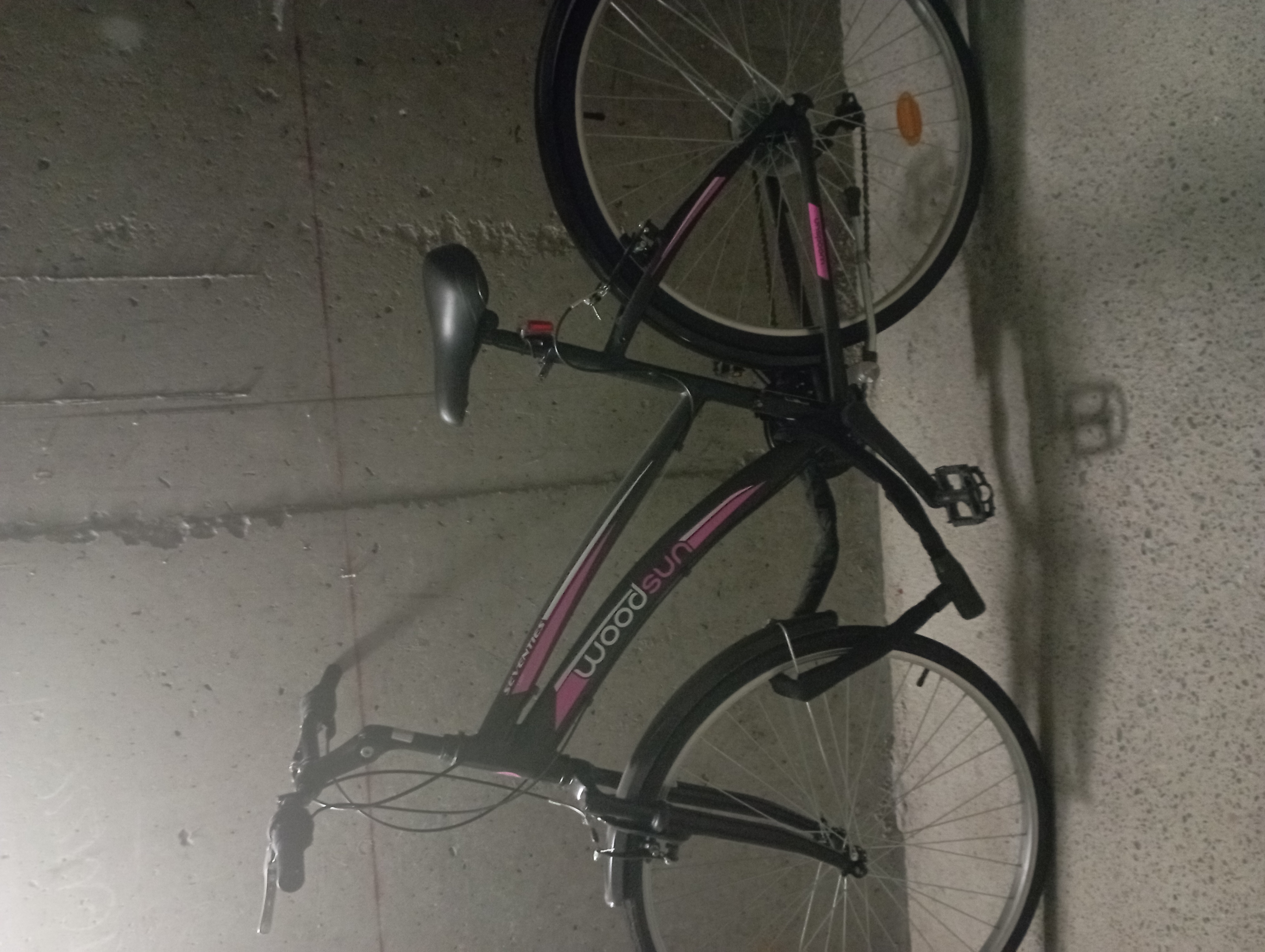 VTT femme neuf rose et noir double vitesse 200 Guebwiller (68)