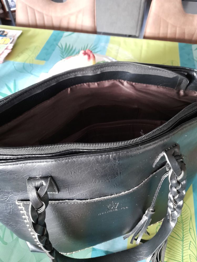 Sac femme noir en TTBE 8 Sorde-l'Abbaye (40)