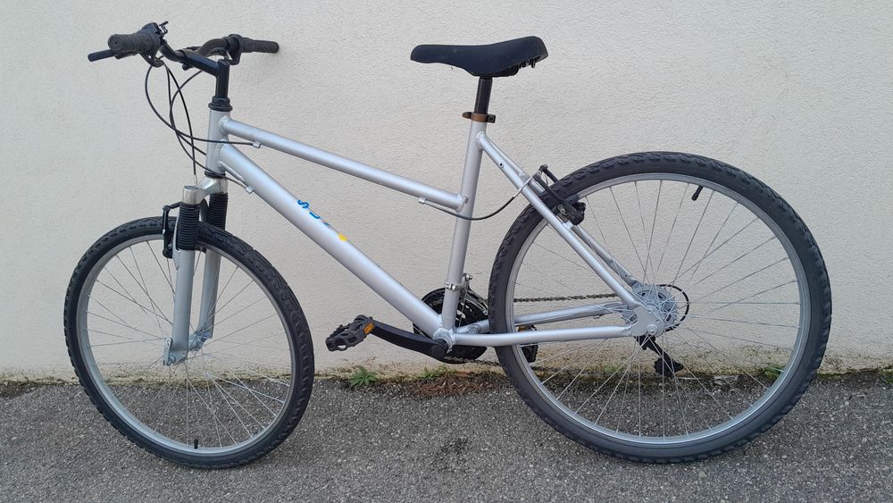 vtt femme  26 pouces  aluminium 85 Marignane (13)