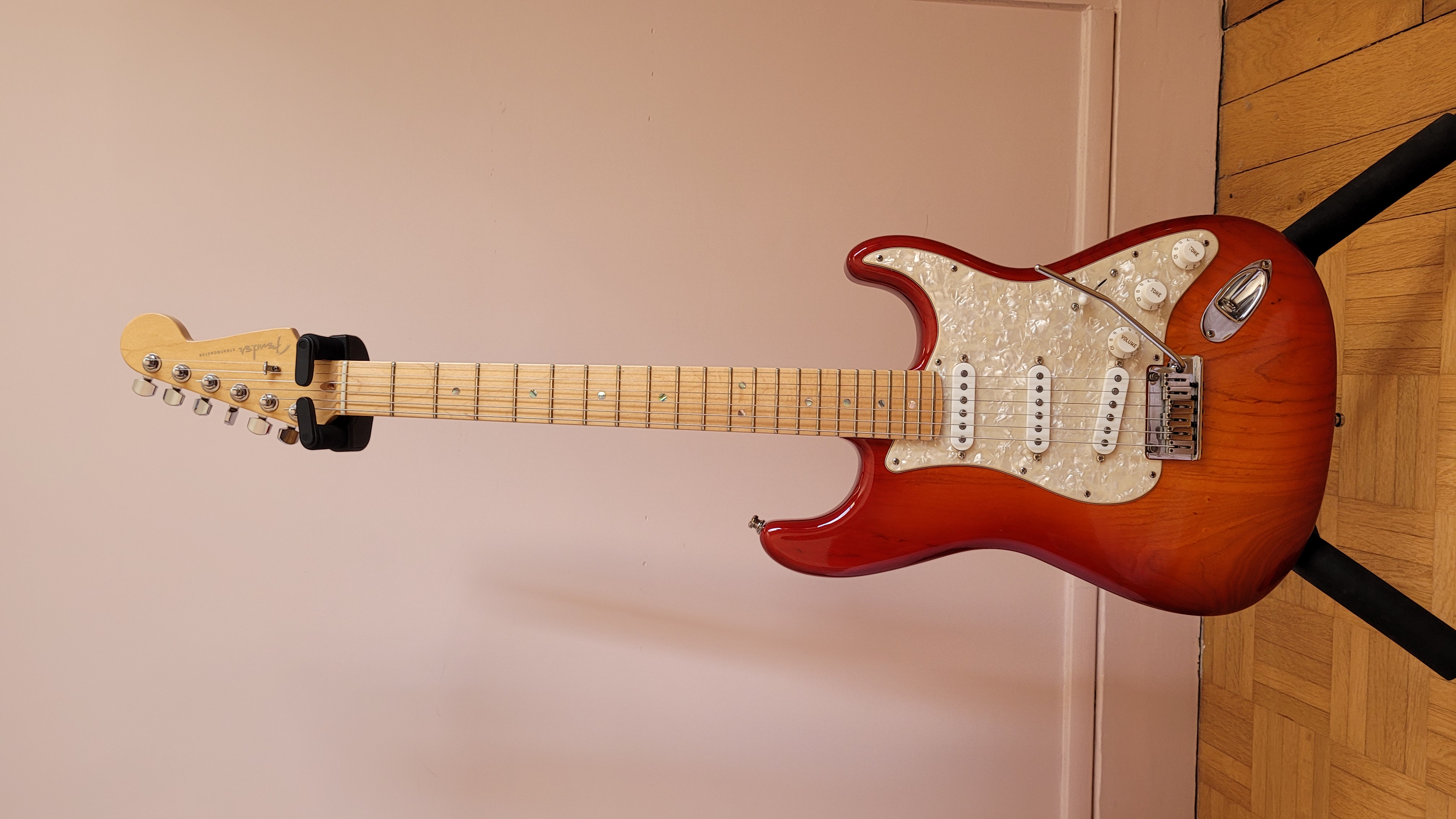 Fender American Deluxe Stratocaster Ash micro Tornade MS 1490 Tours (37)