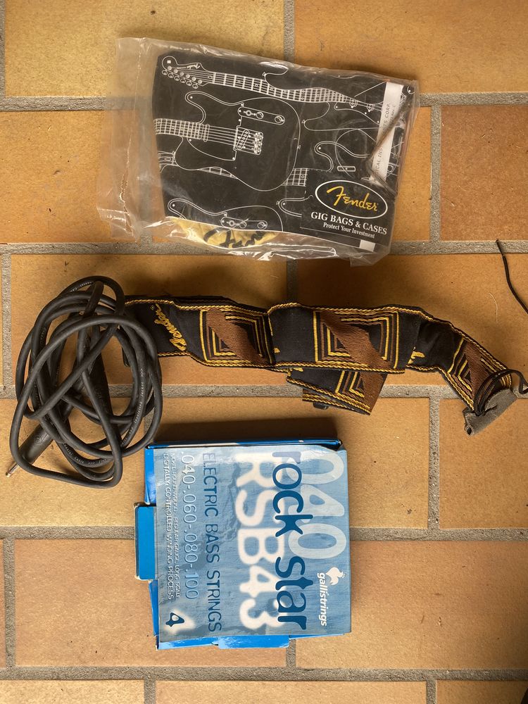 FENDER JAZZ BASS MADE USA 1200 Conflans-Sainte-Honorine (78)