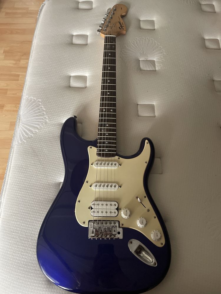 Fender squier strat avec amplifier 250 Anglet (64)
