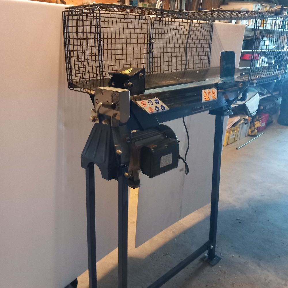 Fendeur de b�ches  servi 3 mois , encore  sous garantie 280 Bourg-de-P�age (26)