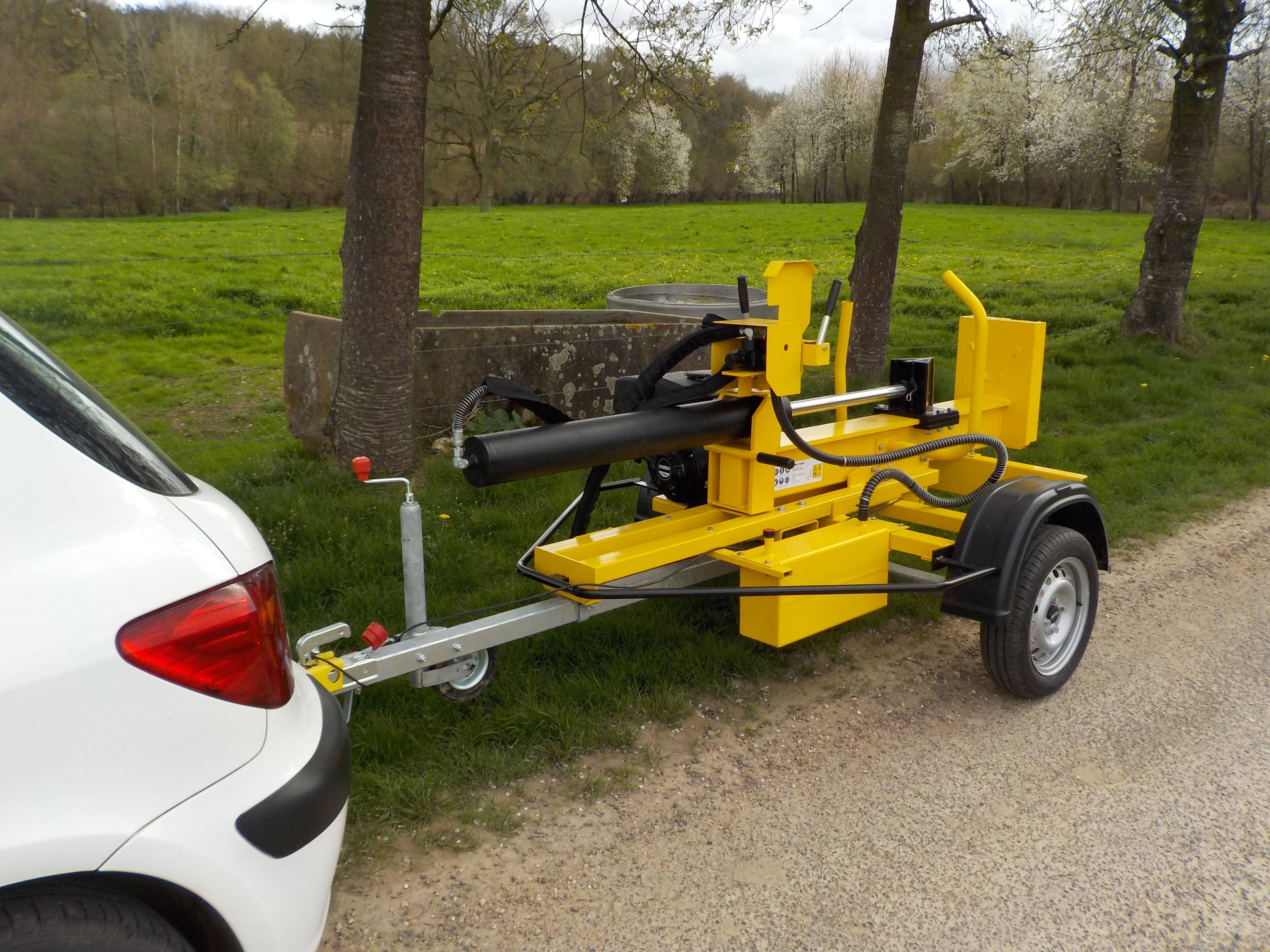 Fendeuse routiere 26 Tonnes 7cv 4220 Annecy (74)