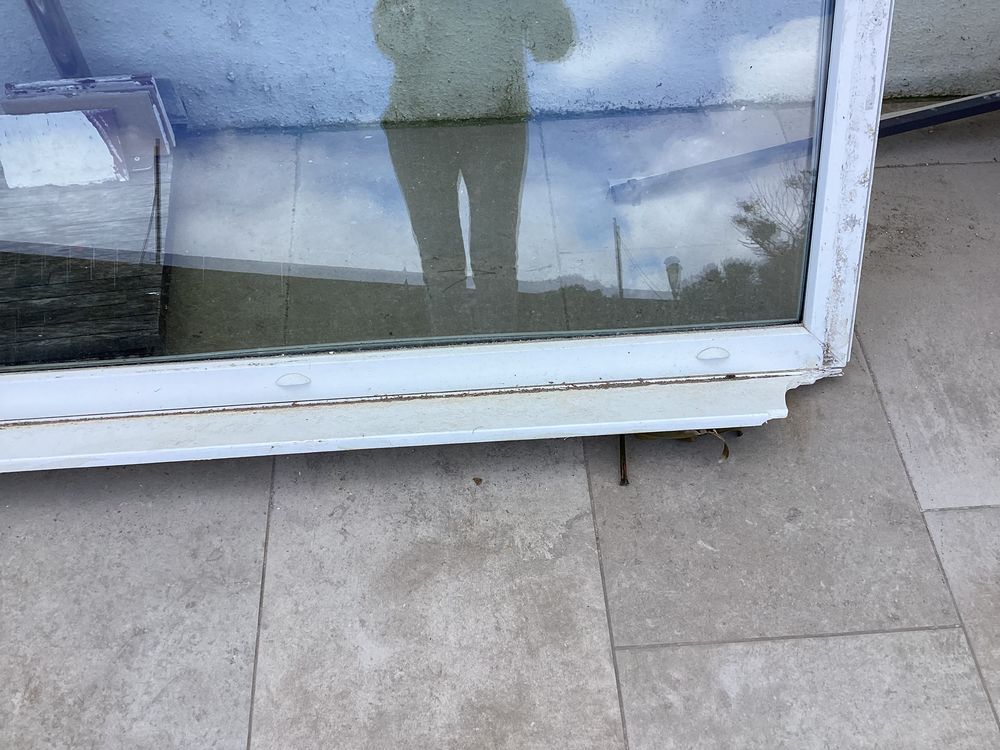 Fen�tre pvc blanc dimensions 
Hauteur 106cm
Largeur 140cm 70 Agde (34)