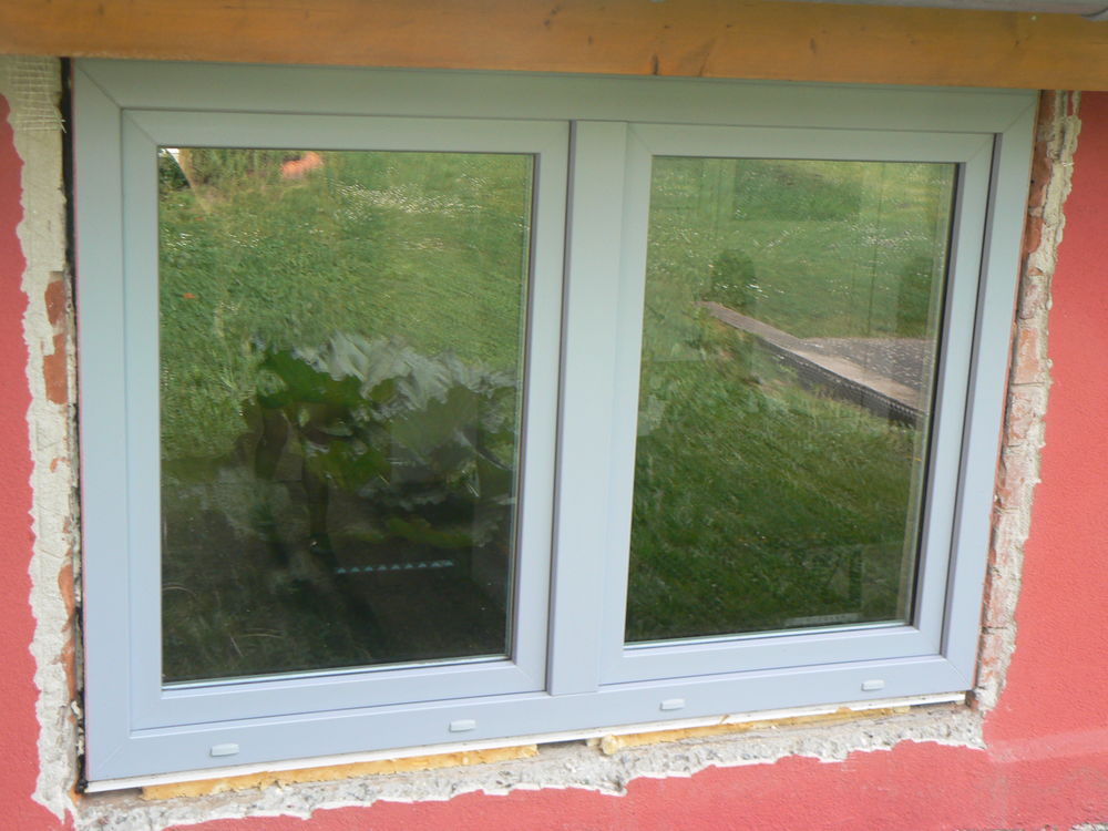 1 fenêtre double vitrage en PVC, marque Schüco 1580/1080 350 Ingwiller (67)