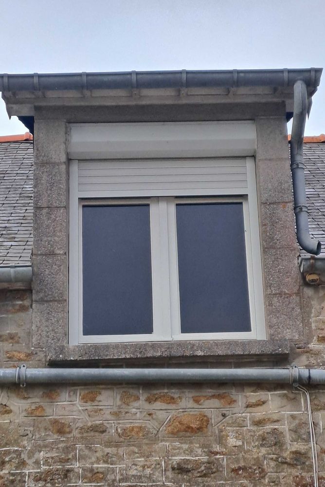 fenetres PVC blanc avec volet roulant manuel 50 Beaussais-sur-Mer (22)