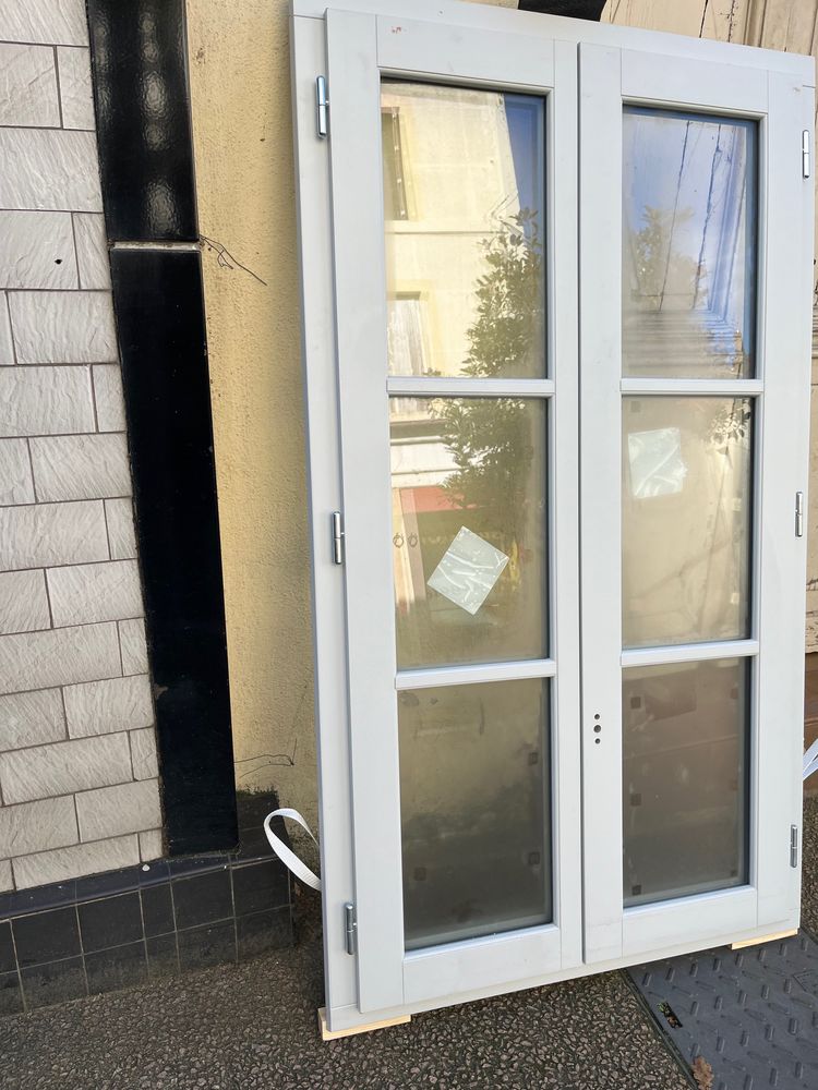 Fen�tres neuves Bois laqu� petits carreaux
146 x 118 // 185 Decazeville (12)