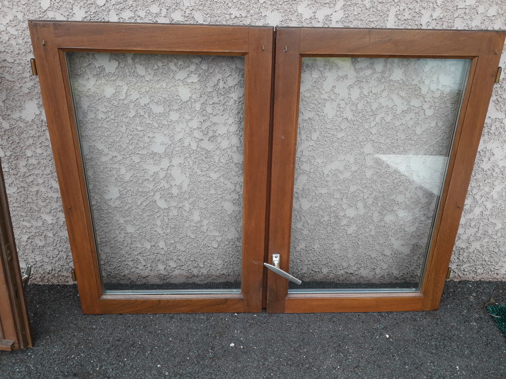 fen�tres, porte d entr�e et chauffe eau: 750 Hagetmau (40)