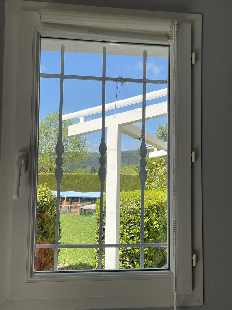 2 FEN�TRES PVC VENDUES S�PAR�MENT 70 Coubon (43)