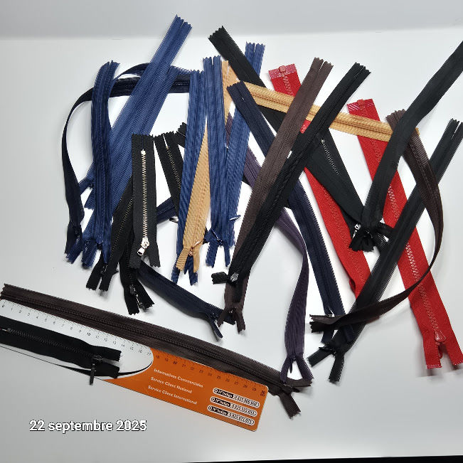 Lot de 29 fermetures �clair m�tal et plastique de diff�rente 12 Saumur (49)