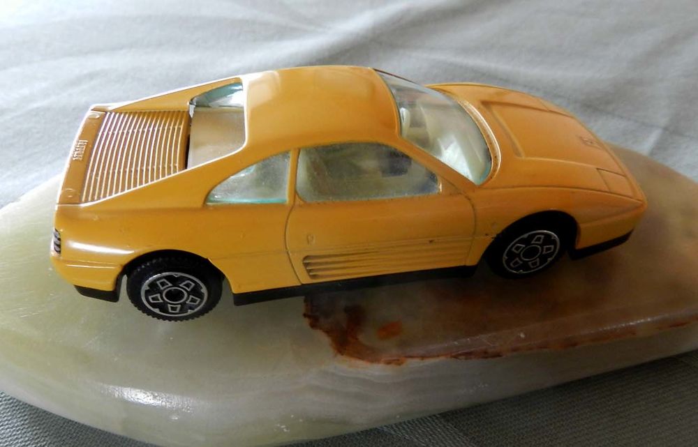 FERRARI 328 TB  (1957) Mod�le r�duit 3 Bailly (78)