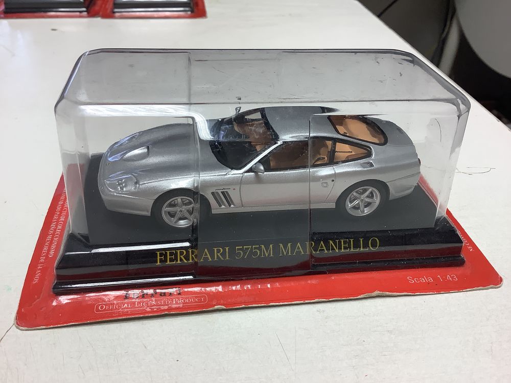 8� FERRARI 575M MARANELLO 1/43 voiture miniature 0 Al�s (30)