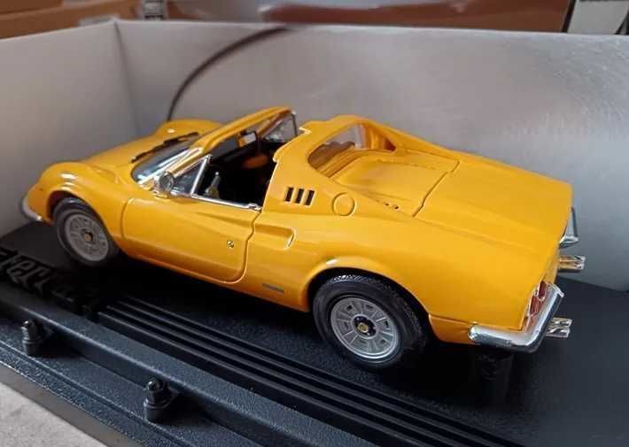 Ferrari 246 Dino GTS 1/18 32 Pontarlier (25)