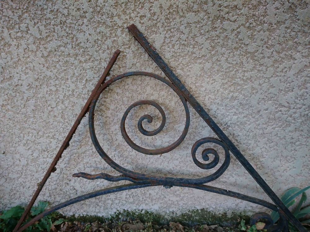 Ferronnerie de d�coration en forme de triangles x 2
20 Lyon 7 (69)
