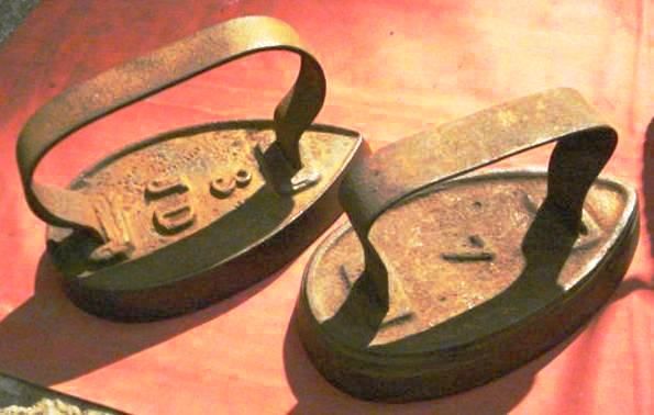  Fers � repasser anciens 8 Monnetier-Mornex (74)