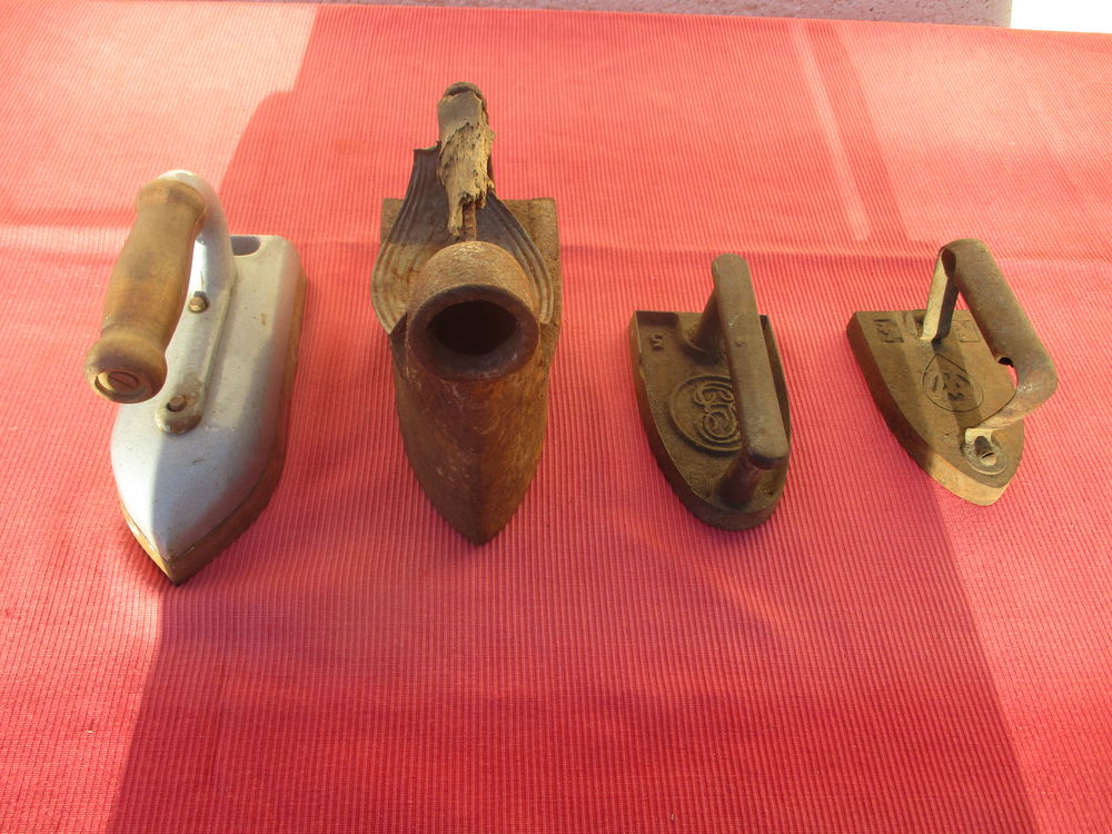 Fers � repasser anciens 10 Beaumont-le-Roger (27)