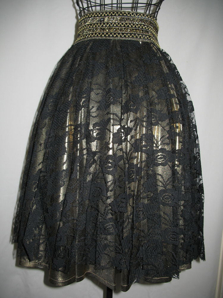 F�tes : Jupe en tissu en lam� dor� dentelle - T40/42 12 Antony (92)