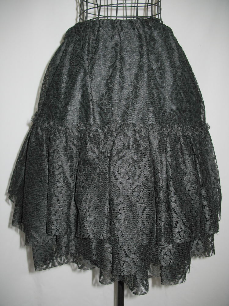 F�tes : Jupe � volants tissu fa�on dentelle-T40/42 10 Antony (92)