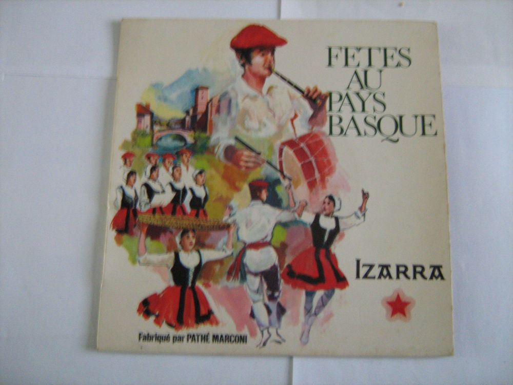 
FETES AU PAYS BASQUE - Musiques Du Mon 3 Brest (29)