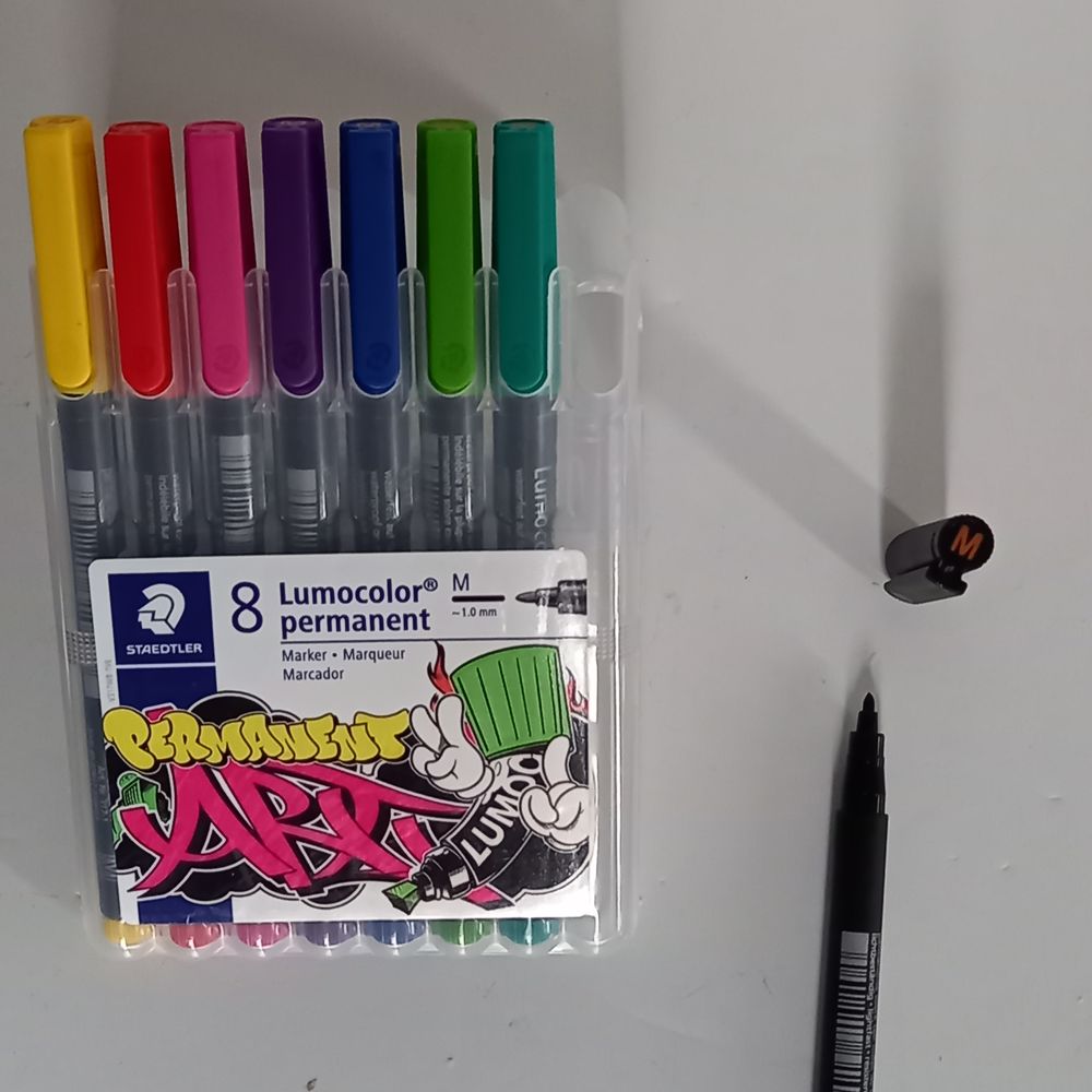 Feutres marqueur STAEDTLER permanent, lot de 8 couleurs , po 17 Saumur (49)