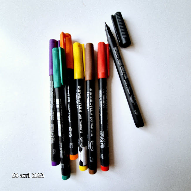 Lot de 7 feutres stylos universels neufs, encre permanente, 12 Saumur (49)