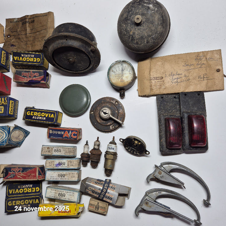 Des feux, des poign�es, des bougies, des ampoules, ...  pour 50 Aubusson (23)