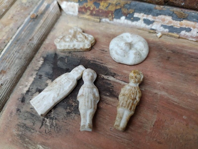 Lot de 5 F�ves Anciennes 
0 Loches (37)