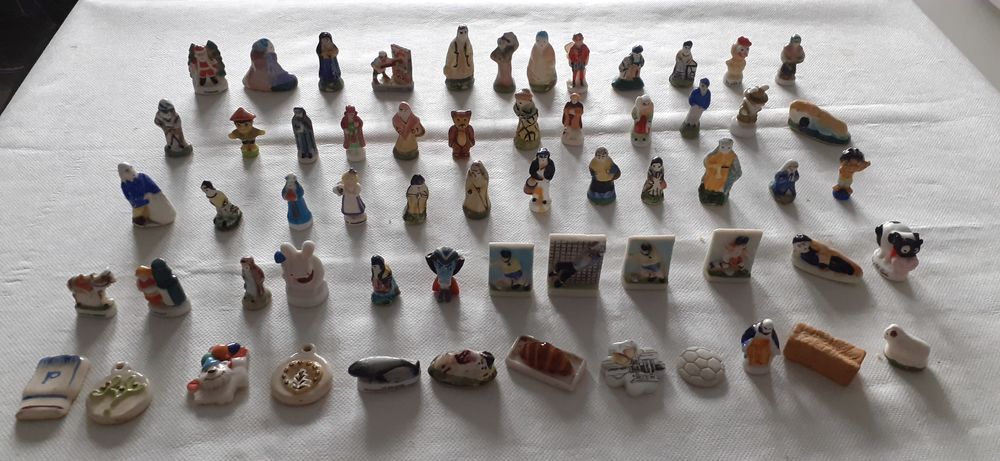 Lot de 30 f�ves  neuve  de collection  en porcelaine 30 Viry-Ch�tillon (91)
