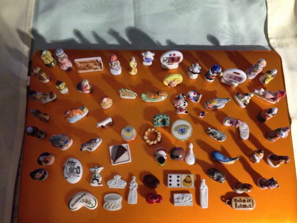 60 FEVES EN PORCELAINE 50 Paris 10 (75)