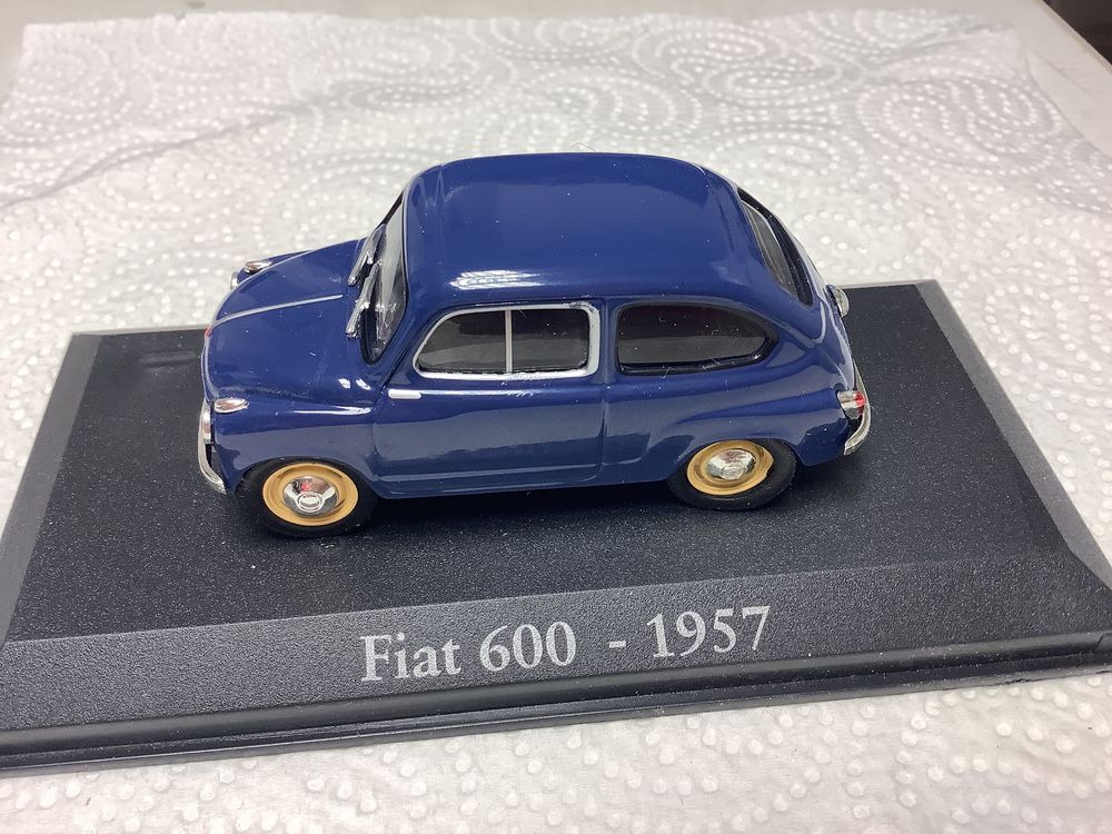 FI�T 600 1957 1/43 voiture miniature 6 Al�s (30)