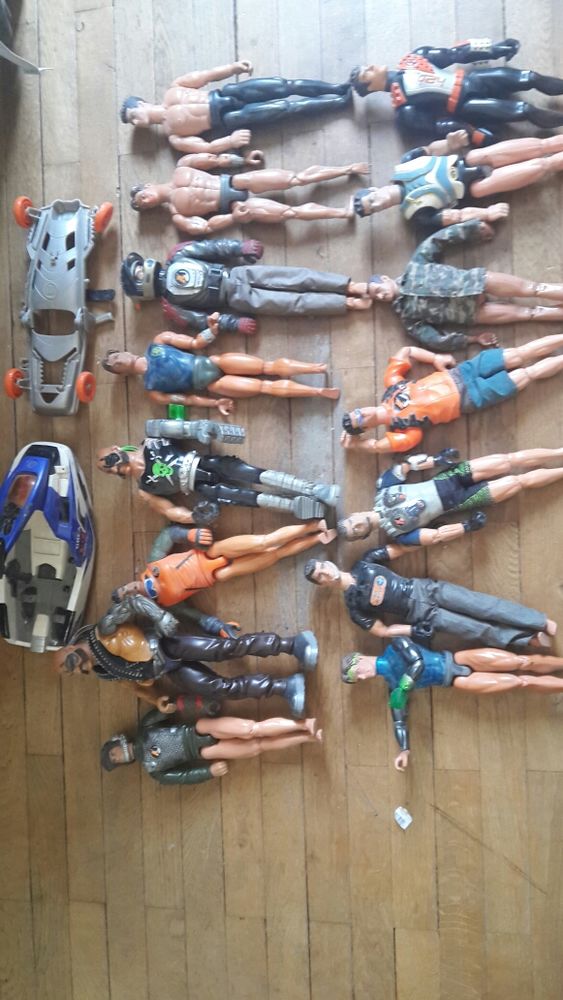 15 figurine Action man   2 objet 250 Albertville (73)