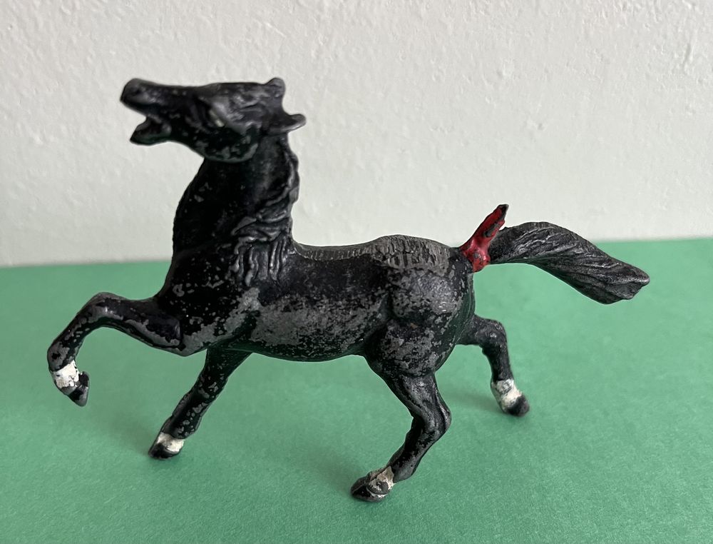 Figurine CHEVAL en m�tal peint 20 Meaux (77)