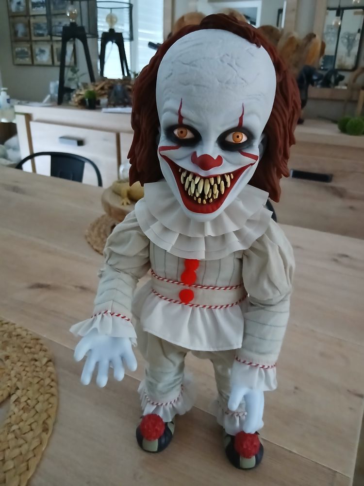Figurine clown �a 65 Armenti�res (59)