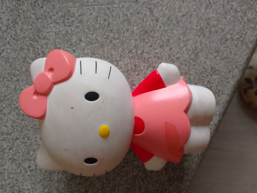 Figurine Hello Kitty 2 La Motte-d'Aveillans (38)