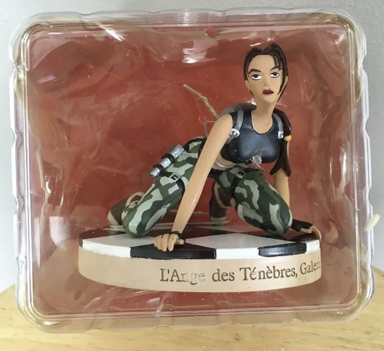 Figurine Lara Croft L?ange des T�n�bres Galerie du Louvre, sous Blister jamais ouvert.. Vintage 8 Auxerre (89)