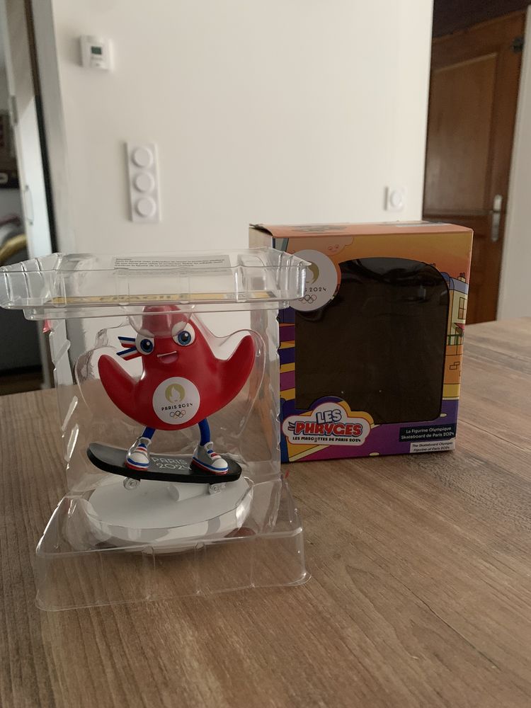 Figurine mascotte JO Paris 2024 les Phryges    6 Saleilles (66)