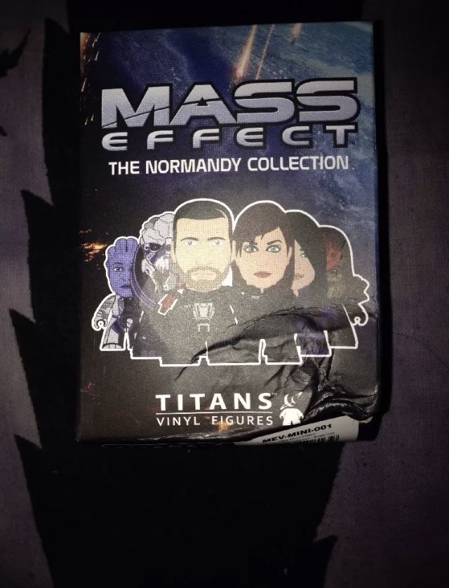 Figurine Myst�re Titans Vinyl Mass Effect The Normandy Colle 10 Fameck (57)