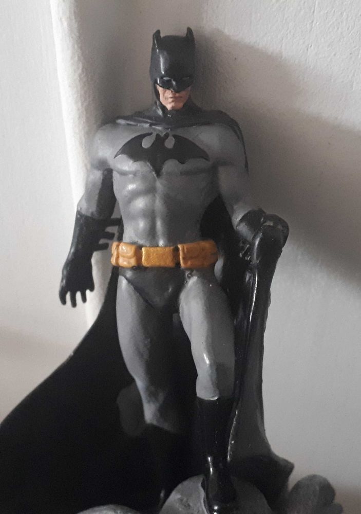 Figurine NEUVE BATMAN SUR GARGOUILLE HORS SERIE 60 Villemomble (93)