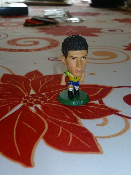 Figurine Oscar footballer joueur sport TV film cin 4 F�ves (57)