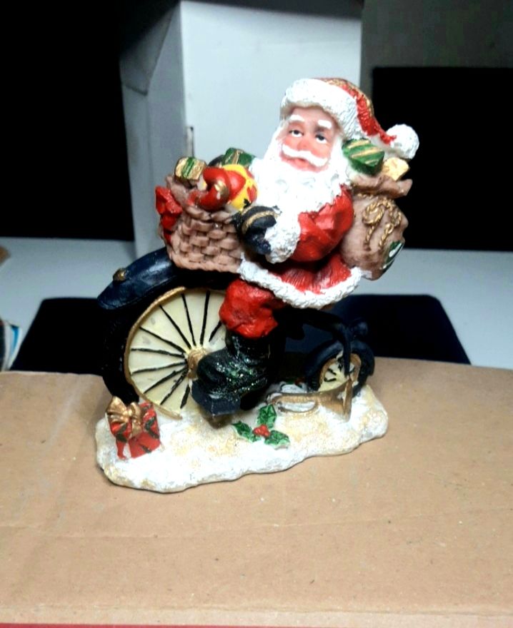 Figurine pere no�l  en resine 7 Hem (59)
