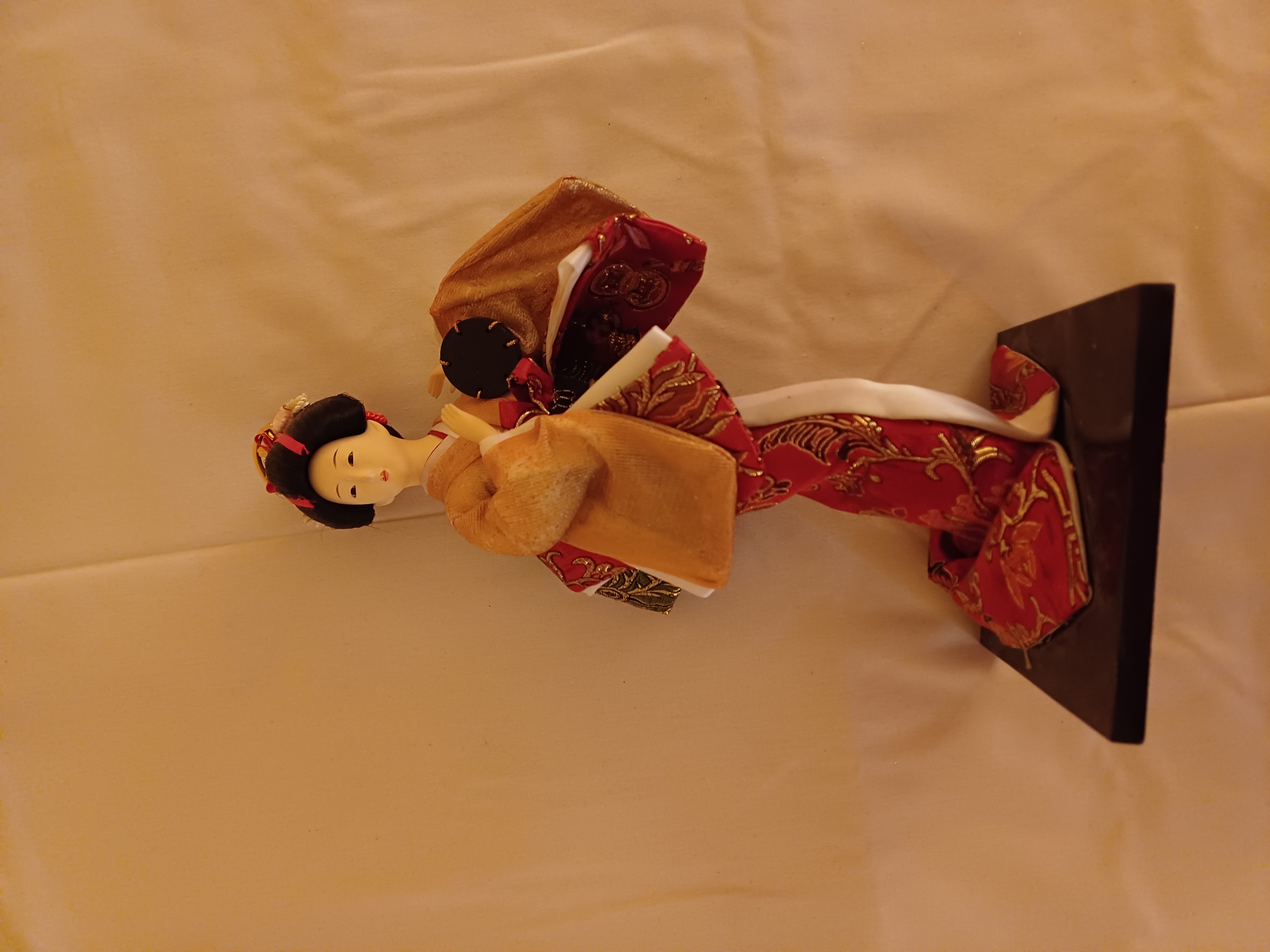 Figurine poup�e japonaise 5 Bois de N�fles Saint Paul (97)