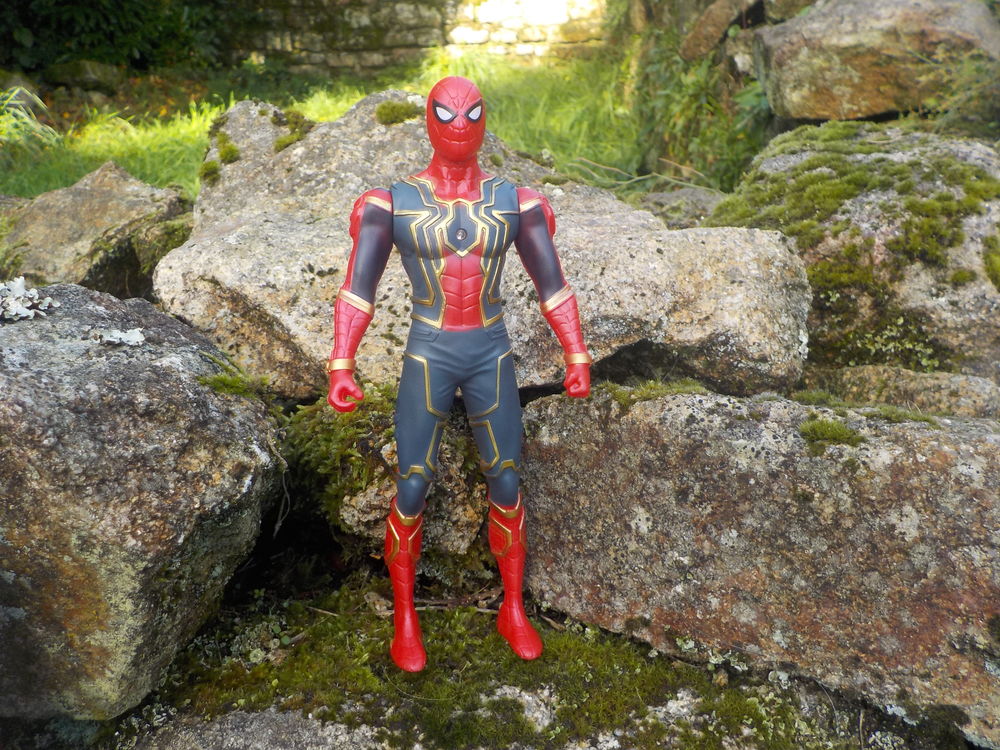 FIGURINE SPIDERMAN 17 cm de haut 5 Bubry (56)