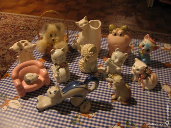12 FIGURINES CHATS de COLLECTION