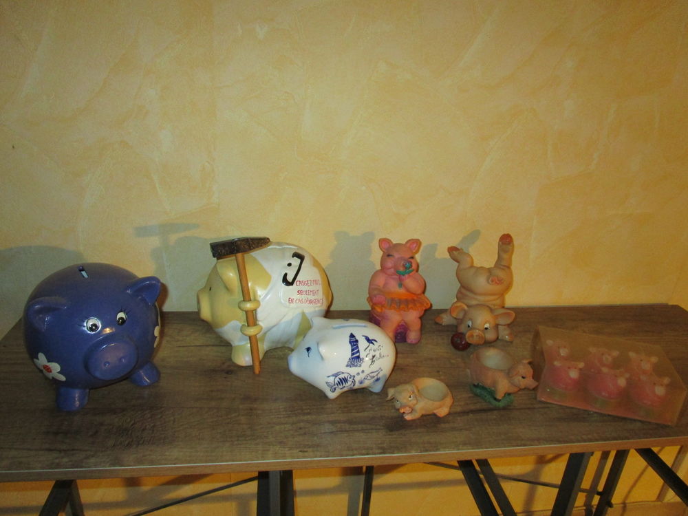 lot figurines cochon coquetier bougie  porcelaine 12 Villepinte (93)